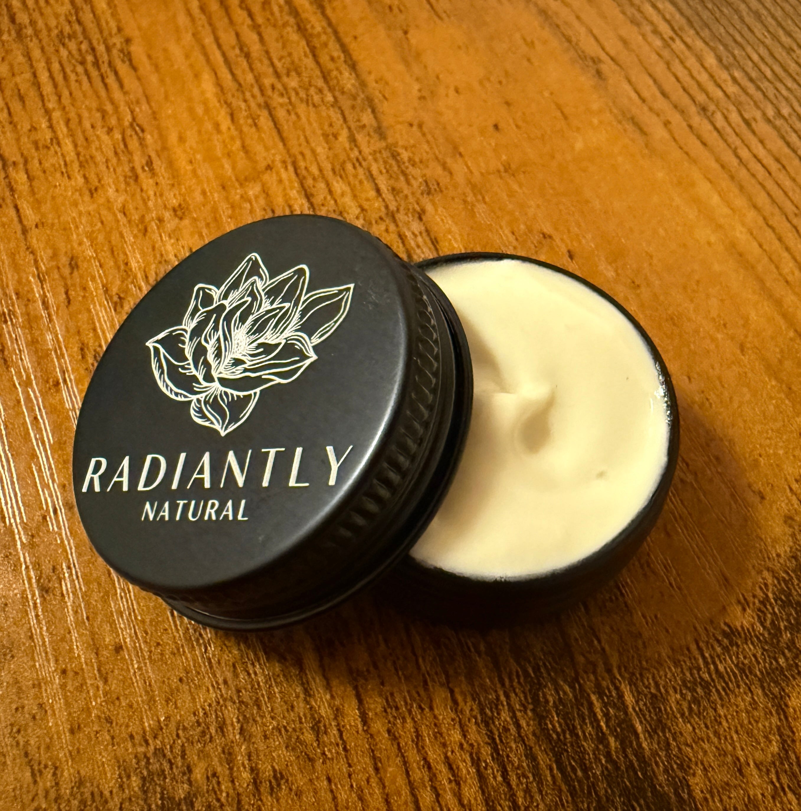 Rejivinating eye cream